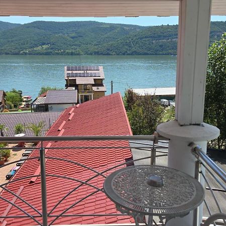 Casa Marina Hotel Ieşelniţa Bagian luar foto