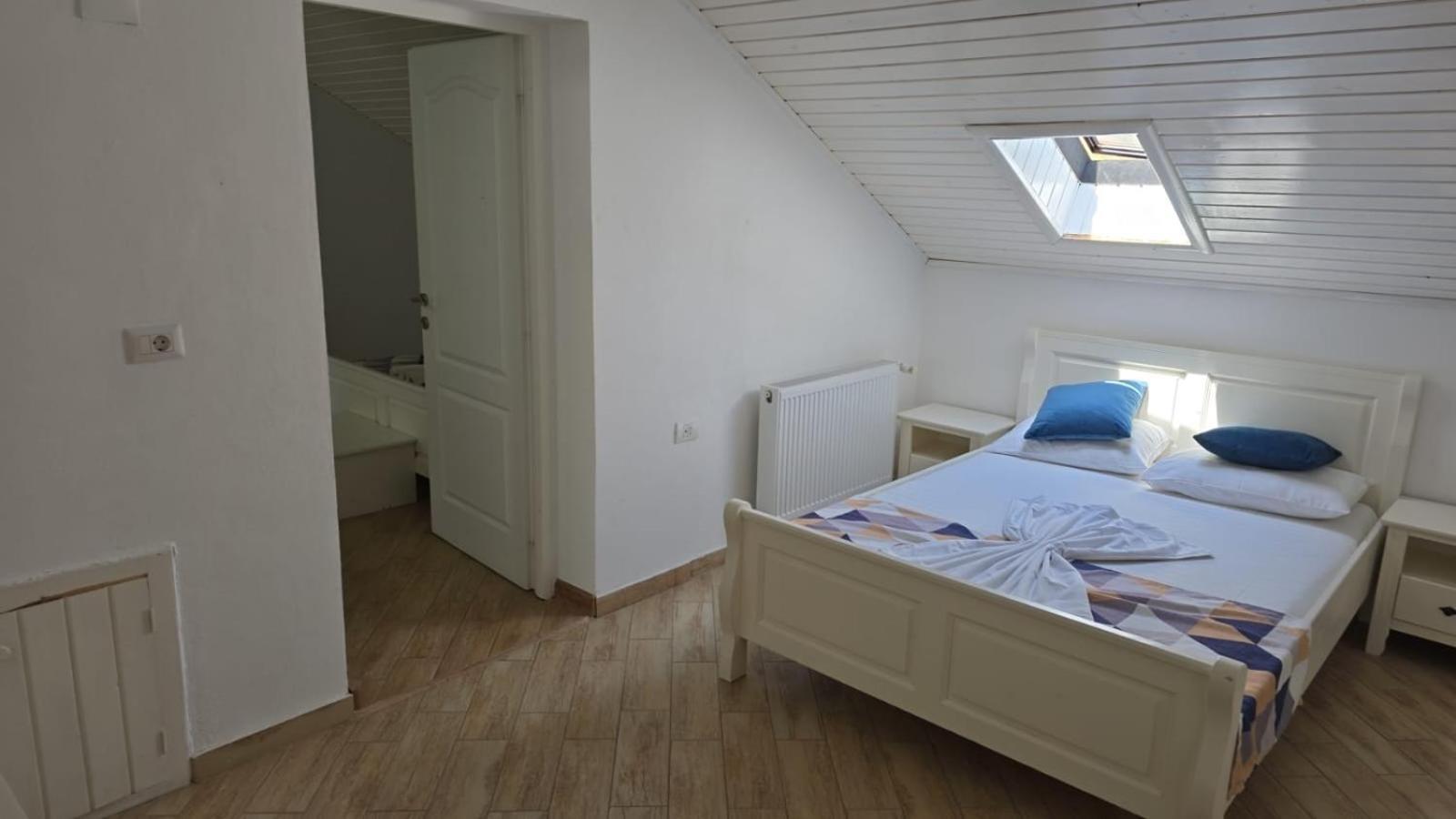 Casa Marina Hotel Ieşelniţa Bagian luar foto