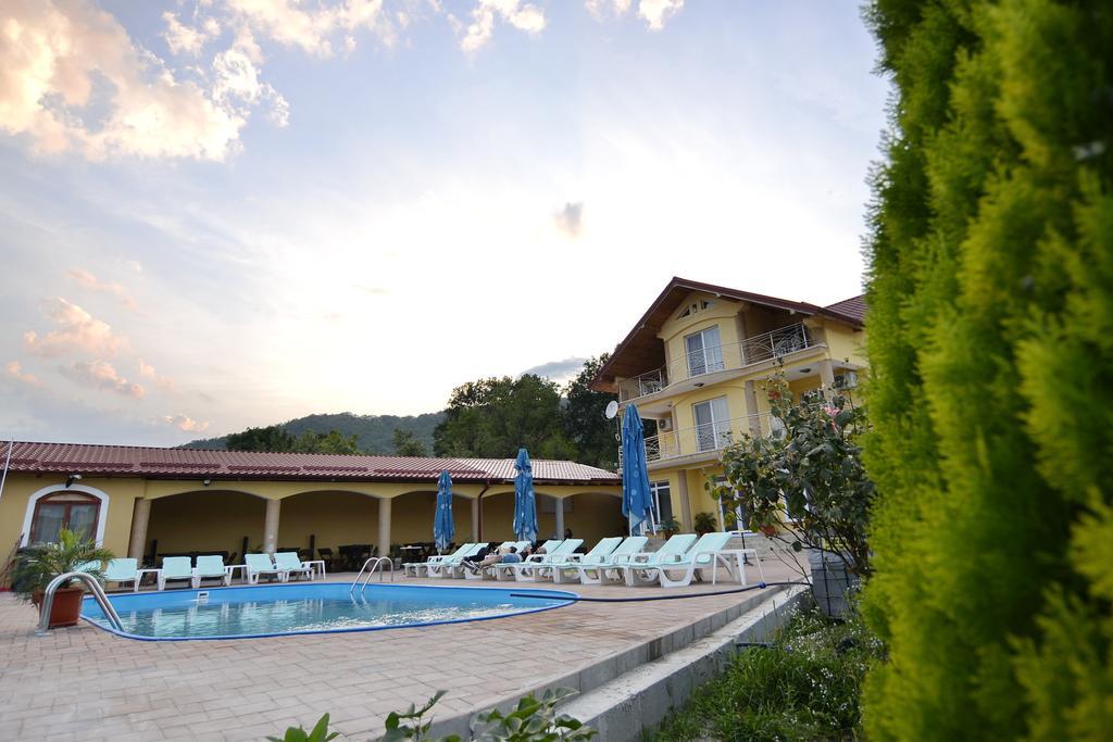 Casa Marina Hotel Ieşelniţa Bagian luar foto