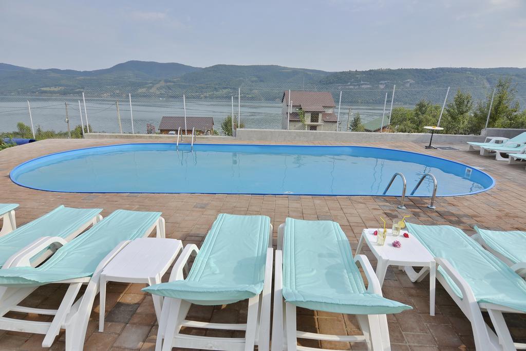 Casa Marina Hotel Ieşelniţa Bagian luar foto