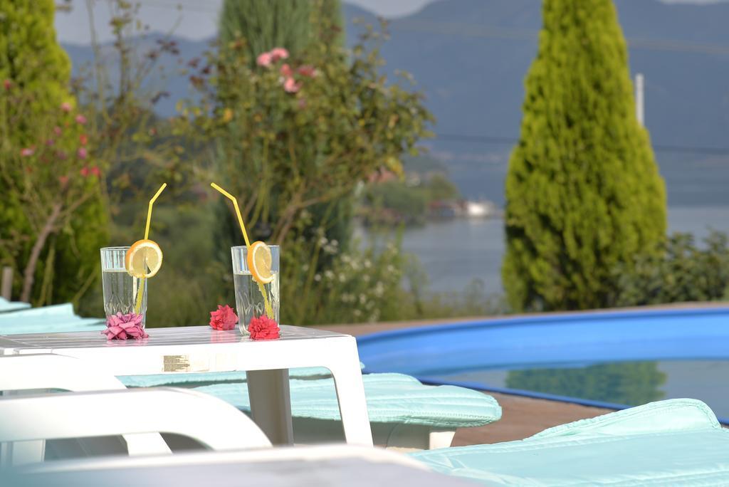 Casa Marina Hotel Ieşelniţa Bagian luar foto