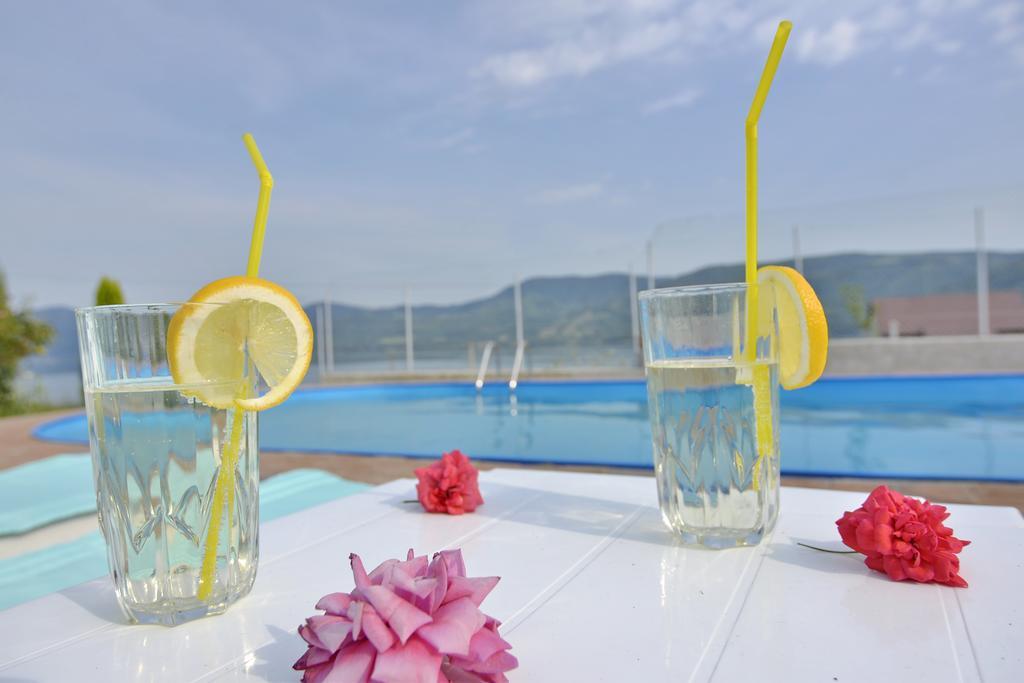 Casa Marina Hotel Ieşelniţa Bagian luar foto