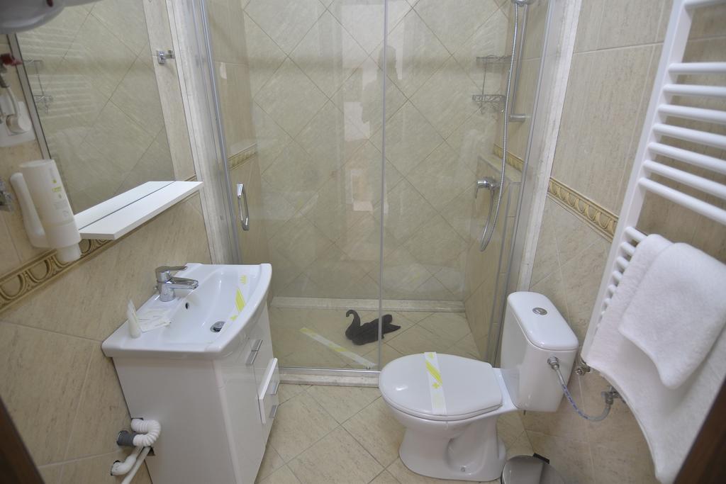 Casa Marina Hotel Ieşelniţa Bagian luar foto