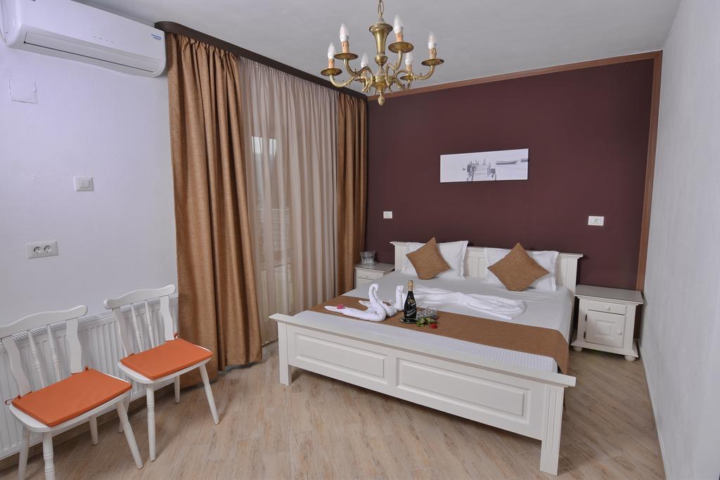 Casa Marina Hotel Ieşelniţa Bagian luar foto