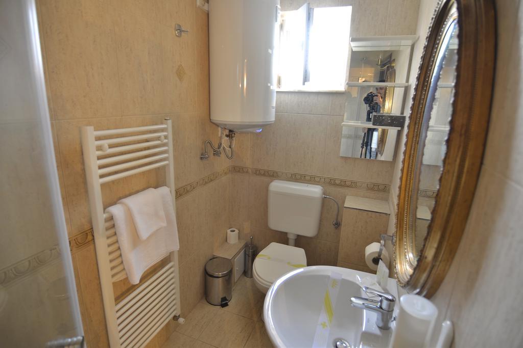 Casa Marina Hotel Ieşelniţa Bagian luar foto