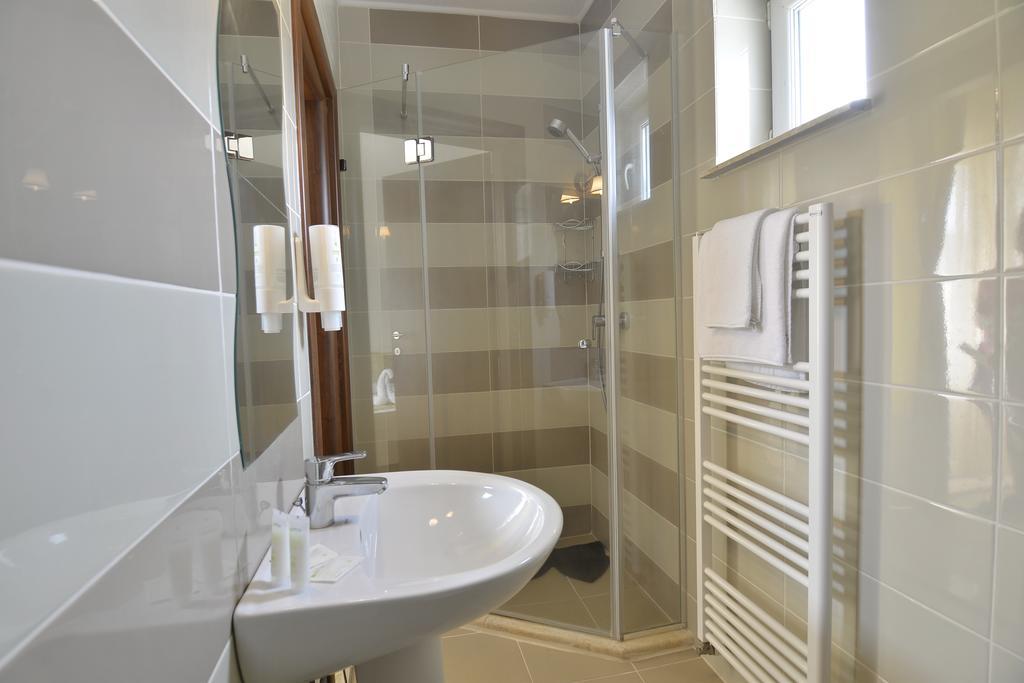 Casa Marina Hotel Ieşelniţa Bagian luar foto