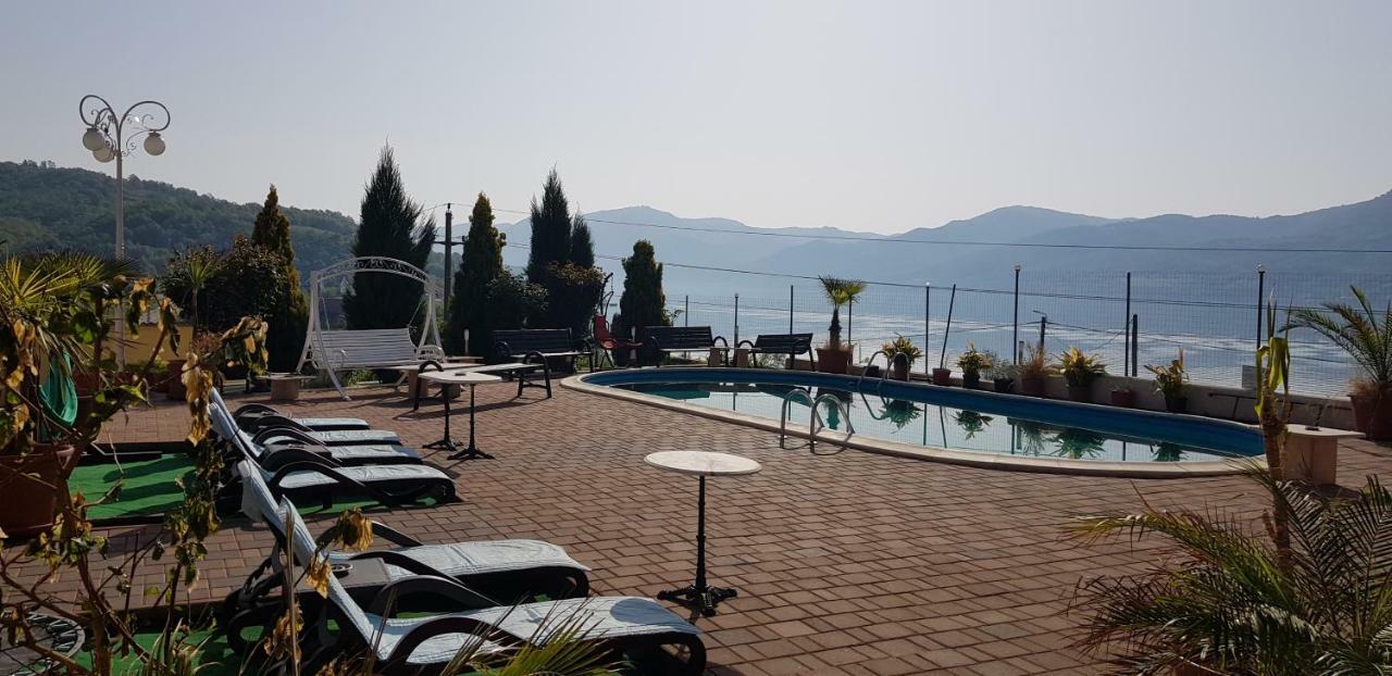 Casa Marina Hotel Ieşelniţa Bagian luar foto