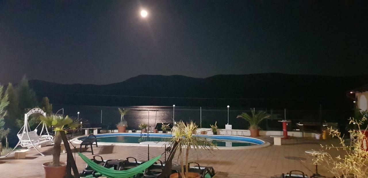 Casa Marina Hotel Ieşelniţa Bagian luar foto